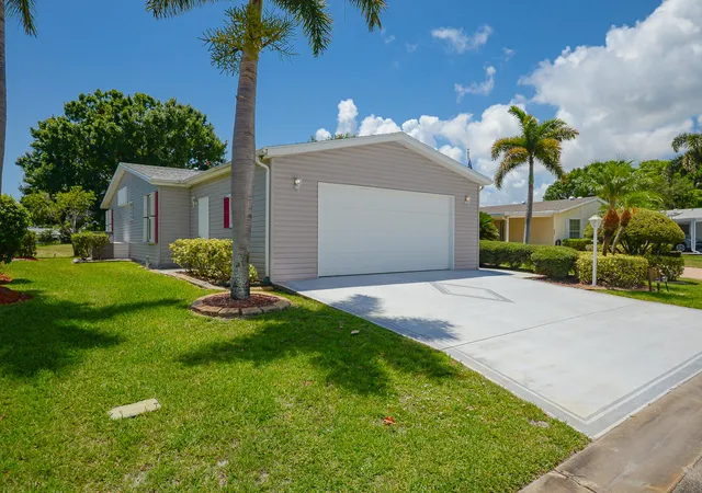 Photo 2 of Manufactured home for sale at 3225 Scarlet Tanager Ct, Port Saint Lucie, FL 34952 | MLS# R11157308 | Listing updated on 2026-09-14