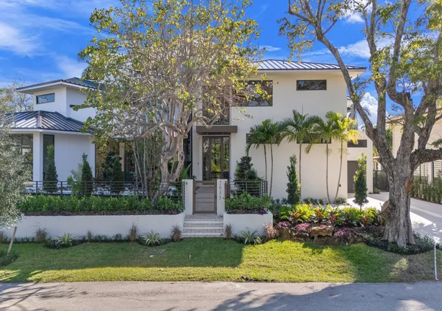 Photo 1 of Mansion for sale at 2035 Intracoastal Dr, Fort Lauderdale, FL 33305 | MLS# F10548190 | Listing updated on 2026-09-13
