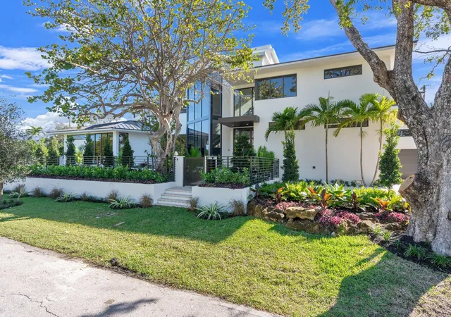 Photo 3 of Mansion for sale at 2035 Intracoastal Dr, Fort Lauderdale, FL 33305 | MLS# F10548190 | Listing updated on 2026-09-13
