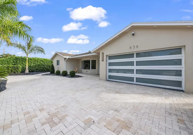 Photo 2 of Single family home for sale at 838 W Palmetto Park Rd, Boca Raton, FL 33486 | MLS# R11157766 | Listing updated on 2026-09-14