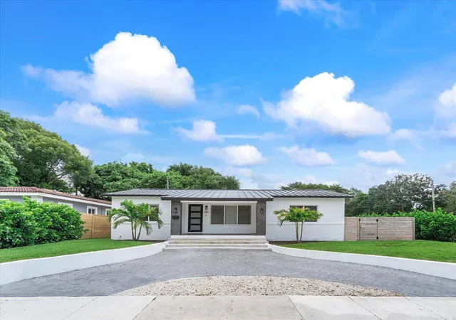 Photo 3 of Single family home for sale at 8801 N Miami Ave, El Portal, FL 33150 | MLS# F10548628 | Listing updated on 2026-09-24