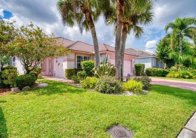 Photo 4 of Single family home for sale at 2824 Waters Edge Cir, Greenacres, FL 33413 | MLS# F10545520 | Listing updated on 2026-09-14