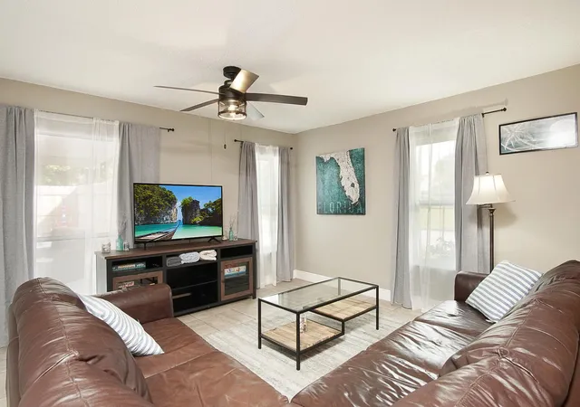 Photo 3 of Single family home for sale at 1002 Avenue E, Fort Pierce, FL 34950 | MLS# R11158446 | Listing updated on 2026-09-14