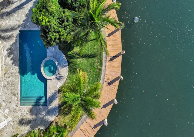 Photo 3 of Mansion for sale at 2330 Ne 31st Court, Lighthouse Point, FL 33064 | MLS# R11159461 | Listing updated on 2026-09-15