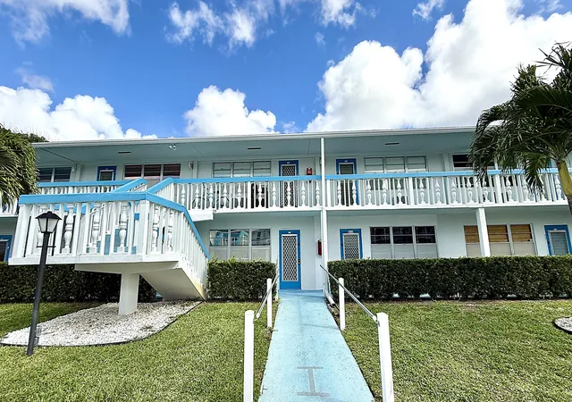 Photo 1 of Condo for sale at 122 Oakridge I, Deerfield Beach, FL 33442 | MLS# R11159471 | Listing updated on 2026-09-14