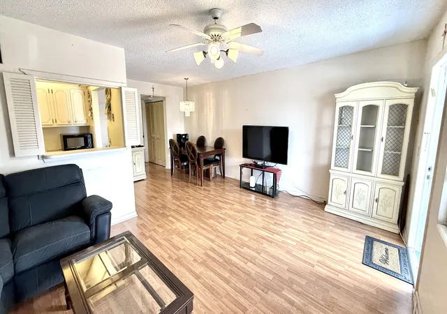 Photo 3 of Condo for sale at 122 Oakridge I, Deerfield Beach, FL 33442 | MLS# R11159471 | Listing updated on 2026-09-14