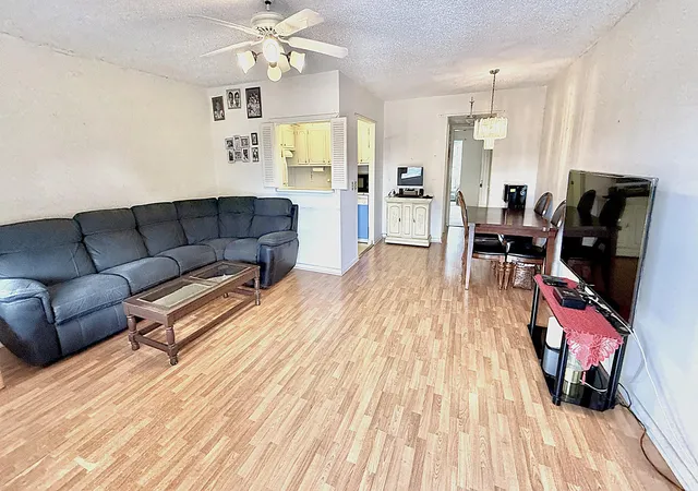 Photo 3 of Condo for sale at 122 Oakridge I, Deerfield Beach, FL 33442 | MLS# R11159471 | Listing updated on 2026-09-14