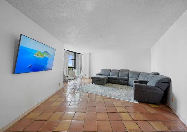 Photo 3 of Condo for sale at 600 Parkview Dr #1111 (PH11), Hallandale Beach, FL 33009 | MLS# F10549540 | Listing updated on 2026-09-15