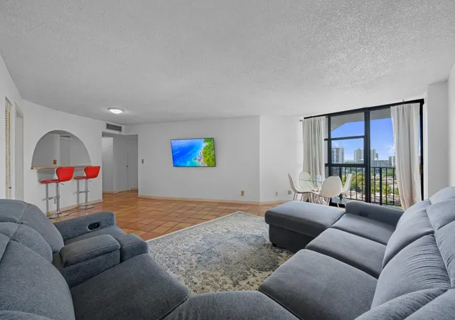 Photo 4 of Condo for sale at 600 Parkview Dr #1111 (PH11), Hallandale Beach, FL 33009 | MLS# F10549540 | Listing updated on 2026-09-15