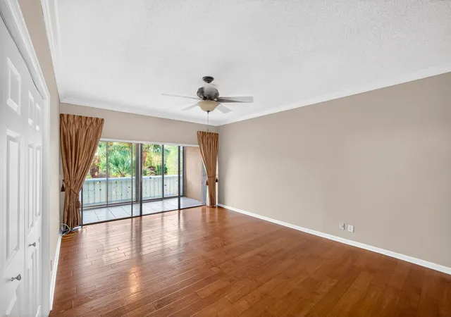 Listing Photo 5 - Condo for sale in building located at 1660 Twelve Oaks Wy, North Palm Beach, FL 33408 - Unit #303
