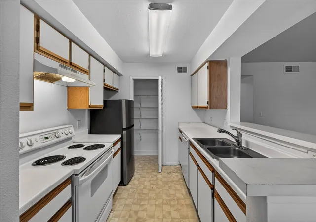 Photo 3 of Condo for sale at 2361 Nw 33rd Street #605, Oakland Park, FL 33309 | MLS# F10548774 | Listing updated on 2026-09-16