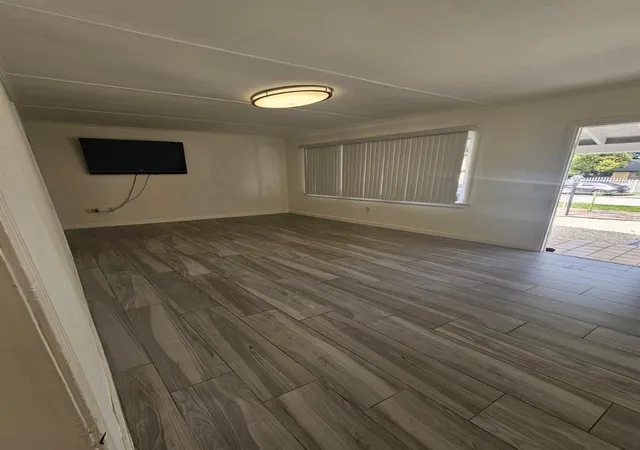 Photo 4 of Sale Pending at 3500 NW 12th Street, Miami, FL 33125 | MLS# F10549847 | Listing updated on 2026-09-15