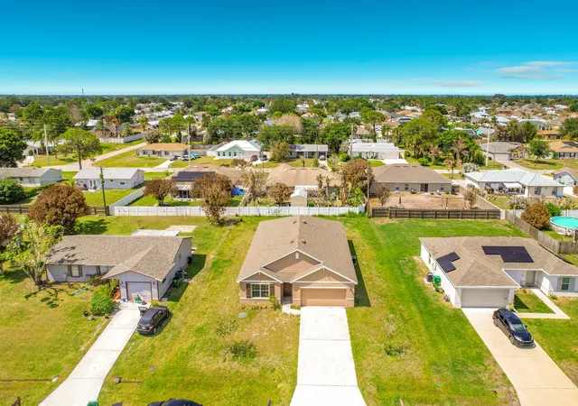 Photo 2 of Single family home for sale at 525 Sw Twig Ave, Port St Lucie, FL 34983 | MLS# R11160481 | Listing updated on 2026-09-23