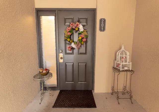 Photo 3 of Condo for sale at 5390 Woodland Lakes Dr #201, Palm Beach Gardens, FL 33418 | MLS# R11161896 | Listing updated on 2026-09-14