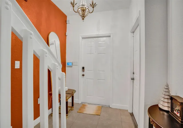 Photo 4 of Townhouse for sale at 5722 Tuscany Ter, Tamarac, FL 33321 | MLS# F10549398 | Listing updated on 2026-09-23