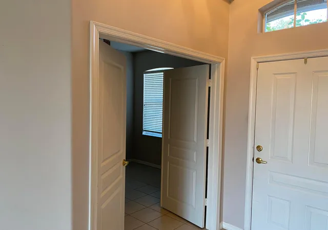 Photo 2 of Sale Pending at 546 Nw Waverly Cir, Port Saint Lucie, FL | MLS# R11162394 | Listing updated on 2026-09-13