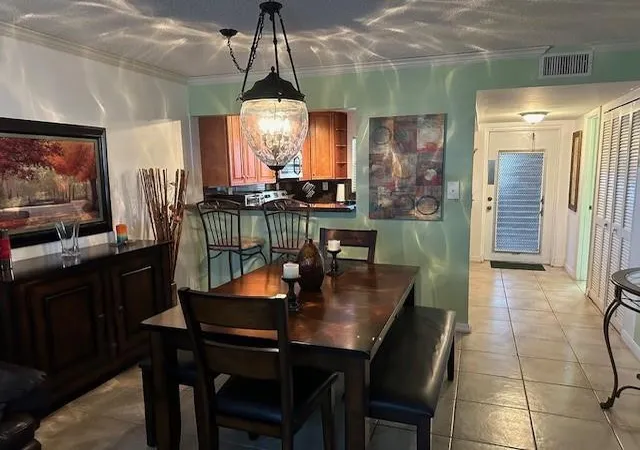 Listing Photo 4 - Condo for sale in building located at 9350 Sunrise Lakes Blvd, Sunrise, FL 33322 - Unit #101