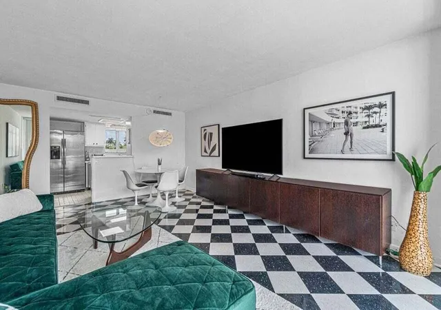 Photo 4 of Sale Pending at 2505 S Ocean Blvd #303, Palm Beach, FL 33480 | MLS# R11162742 | Listing updated on 2026-09-15