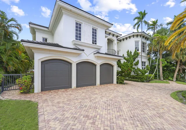 Photo 3 of Single family home for sale at 501 Golden Harbour Dr, Boca Raton, FL 33432 | MLS# F10550827 | Listing updated on 2026-10-01