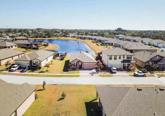 Photo 1 of Single family home for sale at 6560 Canterbridge Dr, Vero Beach, FL 32967 | MLS# R11162886 | Listing updated on 2026-10-05
