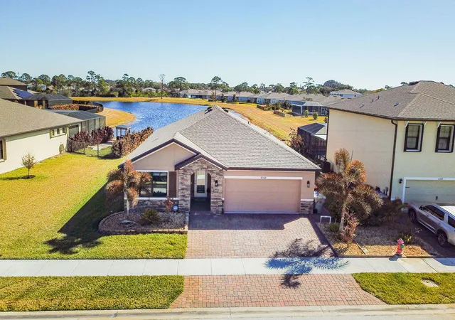 Photo 2 of Single family home for sale at 6560 Canterbridge Dr, Vero Beach, FL 32967 | MLS# R11162886 | Listing updated on 2026-10-05