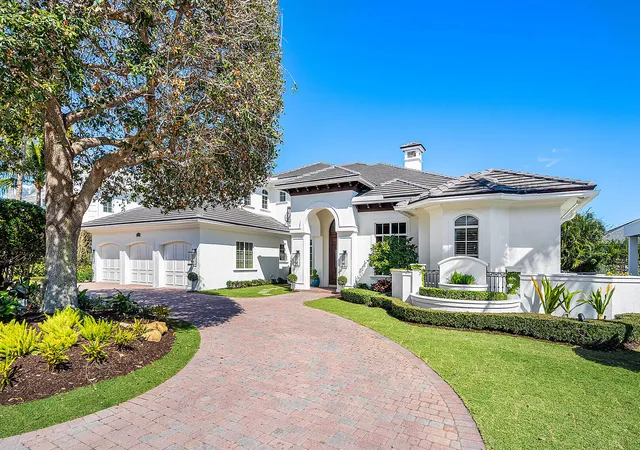 Photo 3 of Mansion for sale at 2310 W Silver Palm Rd, Boca Raton, FL 33432 | MLS# R11162877 | Listing updated on 2026-10-07