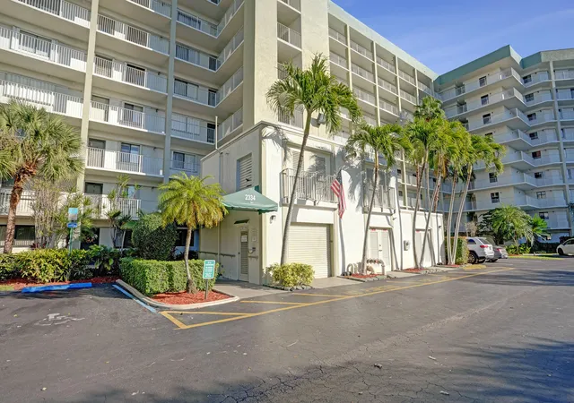 Photo 2 of Condo for sale at 2334 S Cypress Bnd Dr #907, Pompano Beach, FL 33069 | MLS# R11162961 | Listing updated on 2026-09-14