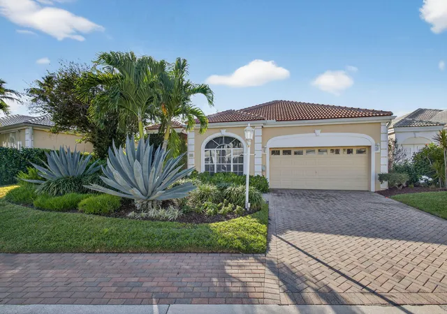 Photo 1 of Sale Pending at 203 Coral Cay Ter, Palm Beach Gardens, FL 33418 | MLS# R11164325 | Listing updated on 2026-09-14