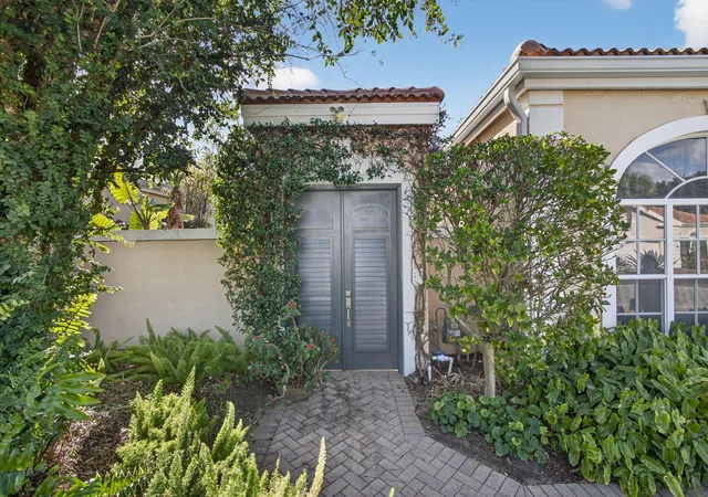 Photo 2 of Sale Pending at 203 Coral Cay Ter, Palm Beach Gardens, FL 33418 | MLS# R11164325 | Listing updated on 2026-09-14