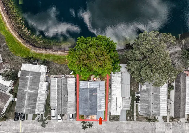 Photo 2 of Sale Pending at 141 Plantation Blvd, Lake Worth, FL 33467 | MLS# R11164588 | Listing updated on 2026-09-15