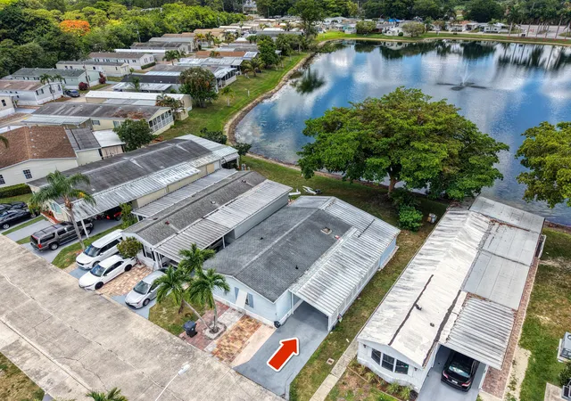Photo 3 of Sale Pending at 141 Plantation Blvd, Lake Worth, FL 33467 | MLS# R11164588 | Listing updated on 2026-09-15