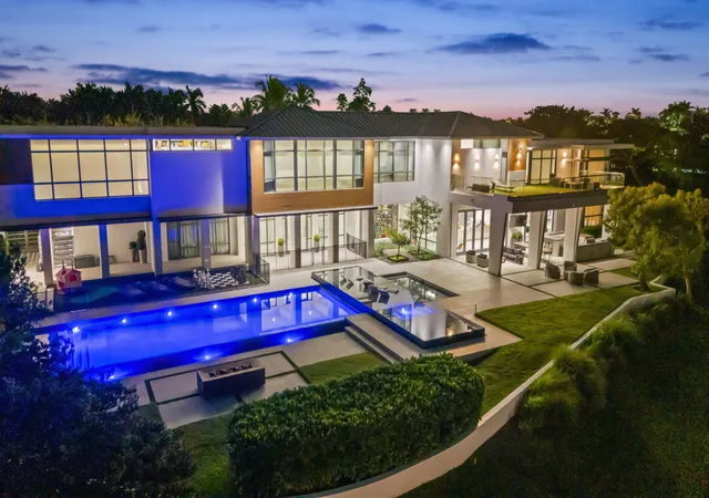 Photo 2 of Mansion for sale at 10691 Golden Eagle Ct, Plantation, FL 33324 | MLS# F10551656 | Listing updated on 2026-09-16
