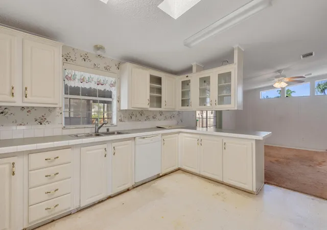 Photo 3 of Manufactured home for sale at 8142 Meadowlark Ln, Port St Lucie, FL 34952 | MLS# R11165254 | Listing updated on 2026-09-15