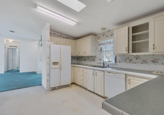 Photo 4 of Manufactured home for sale at 8142 Meadowlark Ln, Port St Lucie, FL 34952 | MLS# R11165254 | Listing updated on 2026-09-15