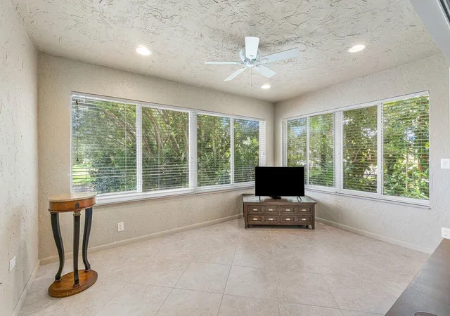 Photo 3 of Condo for sale at 22 Westgate Ln #22h, Boynton Beach, FL 33436 | MLS# R11165731 | Listing updated on 2026-09-14