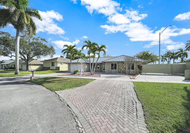 Photo 3 of Single family home for sale at 10321 Sw 116th Avenue, Miami, FL 33176 | MLS# F10551593 | Listing updated on 2026-09-15