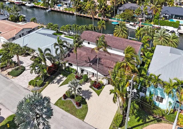Photo 2 of Single family home for sale at 4011 Ne 26th Avenue, Lighthouse Point, FL 33064 | MLS# R11165988 | Listing updated on 2026-09-14
