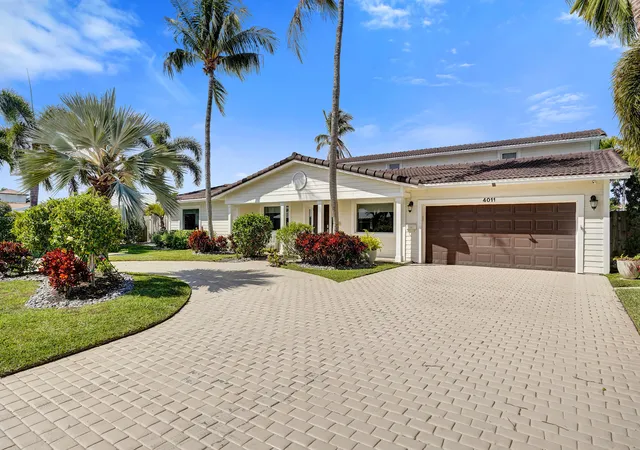 Photo 3 of Single family home for sale at 4011 Ne 26th Avenue, Lighthouse Point, FL 33064 | MLS# R11165988 | Listing updated on 2026-09-14
