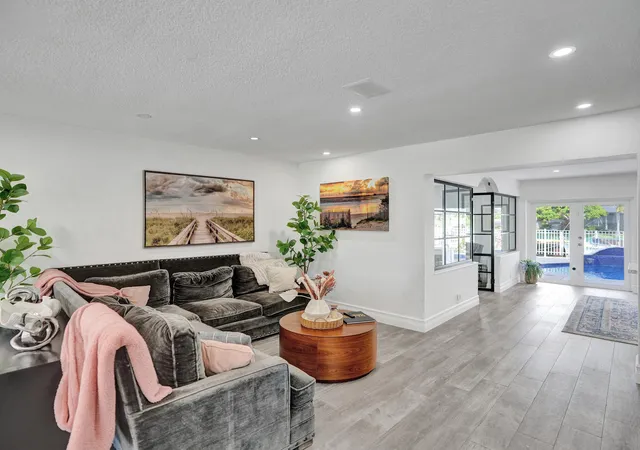 Photo 3 of Single family home for sale at 4011 NE 26th Avenue, Lighthouse Point, FL 33064 | MLS# R11165988 | Listing updated on 2026-09-14