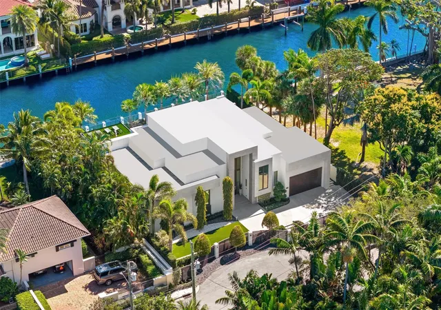 Photo 1 of Single family home for sale at 816 Riviera Isle Dr, Fort Lauderdale, FL 33301 | MLS# F10552711 | Listing updated on 2026-09-16