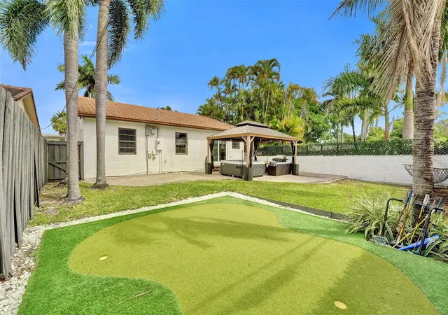 Photo 3 of Sale Pending at 210 Se Park St, Dania, FL | MLS# F10554031 | Listing updated on 2026-09-22