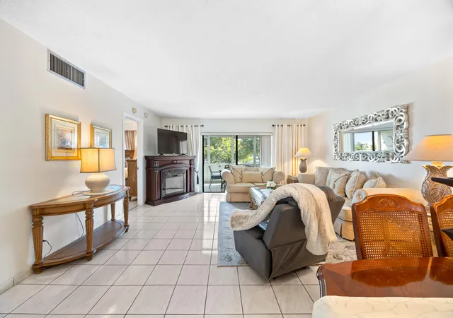 Photo 1 of Condo for sale at 4000 Nw 44th Avenue #315, Lauderdale Lakes, FL 33319 | MLS# R11166157 | Listing updated on 2026-09-16