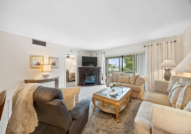 Photo 3 of Condo for sale at 4000 NW 44th Avenue #315, Lauderdale Lakes, FL 33319 | MLS# R11166157 | Listing updated on 2026-09-16