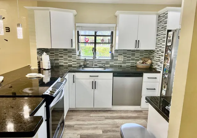 Photo 3 of Single family home for sale at 8053 Springtree Rd #8053, Boca Raton, FL 33496 | MLS# F10555108 | Listing updated on 2026-09-15