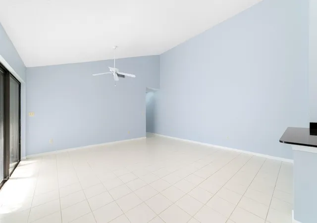 Photo 4 of Townhouse for sale at 1139 Summit Trl Cir #A, West Palm Beach, FL 33415 | MLS# R11167050 | Listing updated on 2026-09-15