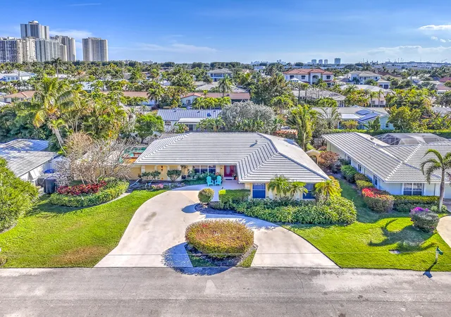 Photo 1 of Single family home for sale at 1191 Emerald Dr, Riviera Beach, FL | MLS# R11167065 | Listing updated on 2026-09-15