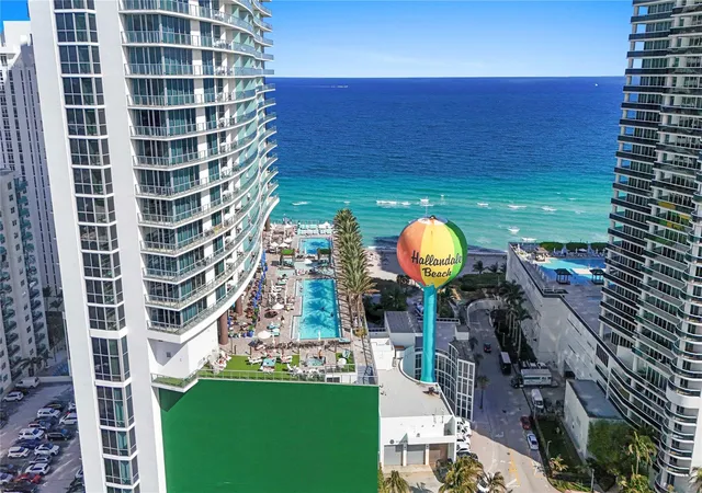 Photo 3 of Condo for sale at 4111 S Ocean Dr #3501,3502, Hollywood, FL 33019 | MLS# F10555042 | Listing updated on 2026-09-30