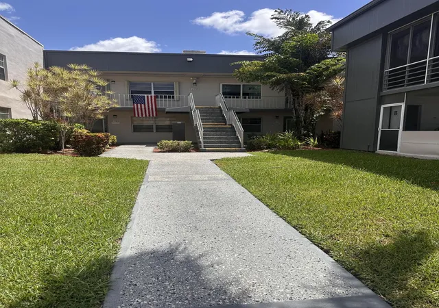 Photo 3 of Condo for sale at 750 Burgundy P, Delray Beach, FL 33484 | MLS# R11167366 | Listing updated on 2026-09-14