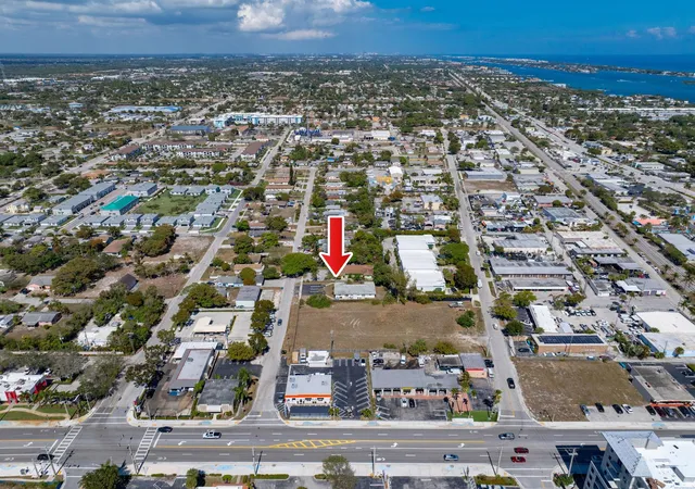 Photo 3 of House for sale at 400 NE 2nd Street, Boynton Beach, FL 33435 | MLS# F10555287 | Listing updated on 2026-09-14