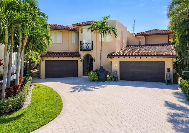 Photo 1 of Mansion for sale at 2850 Ne 44th Street, Lighthouse Point, FL 33064 | MLS# R11167647 | Listing updated on 2026-09-15